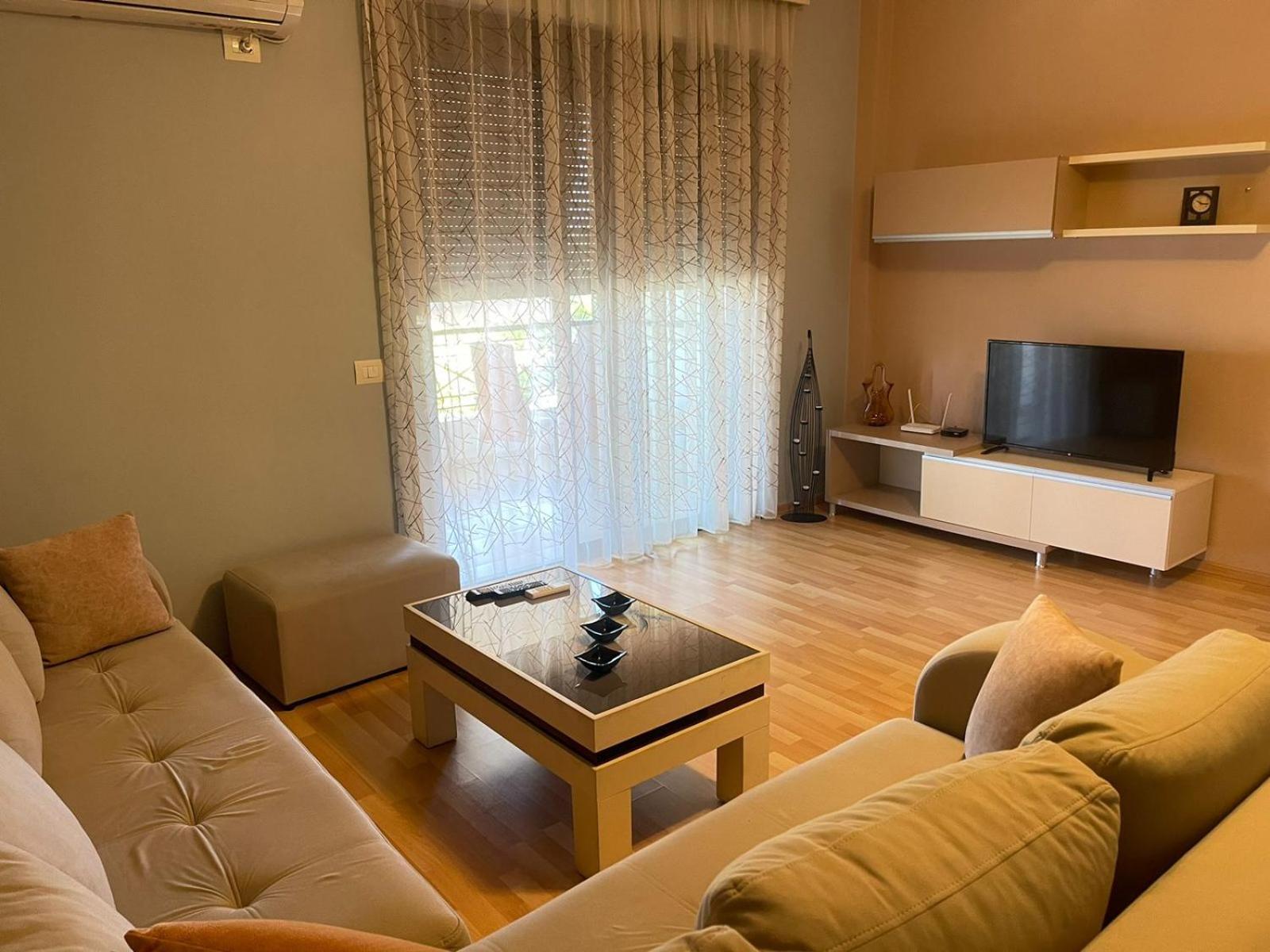 Xhemi'S Apartment Sarandë Eksteriør billede
